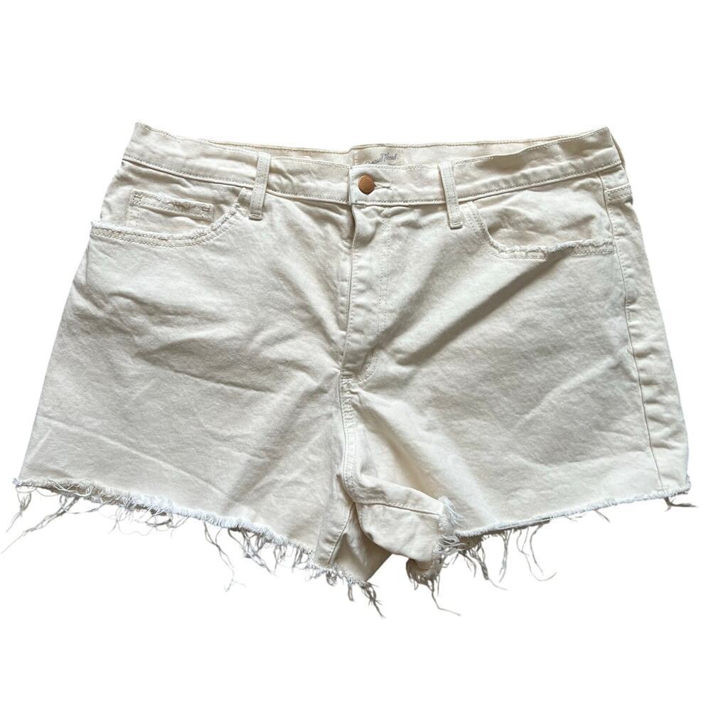 Universal‎ Thread Women’s Size 16 Ecru High Rise Denim Shorts Raw Hem Cutoff